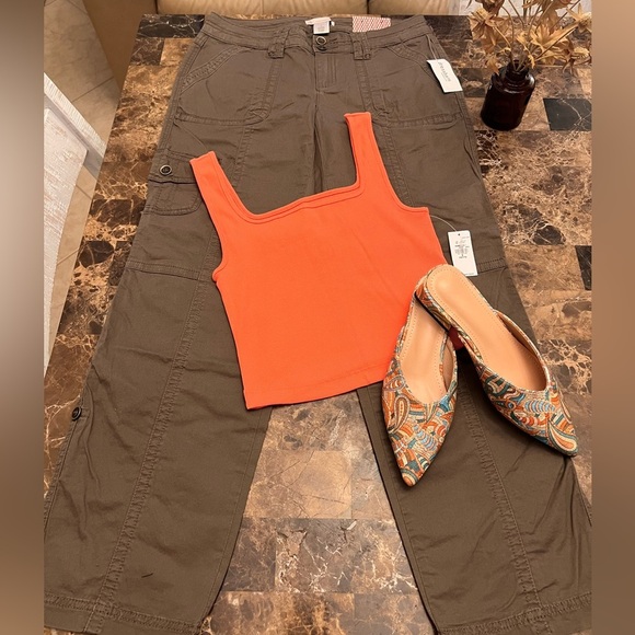 Dress Barn Pants - 🎉 Host pick 🎉 Cargo pants size 2 petite 🤎